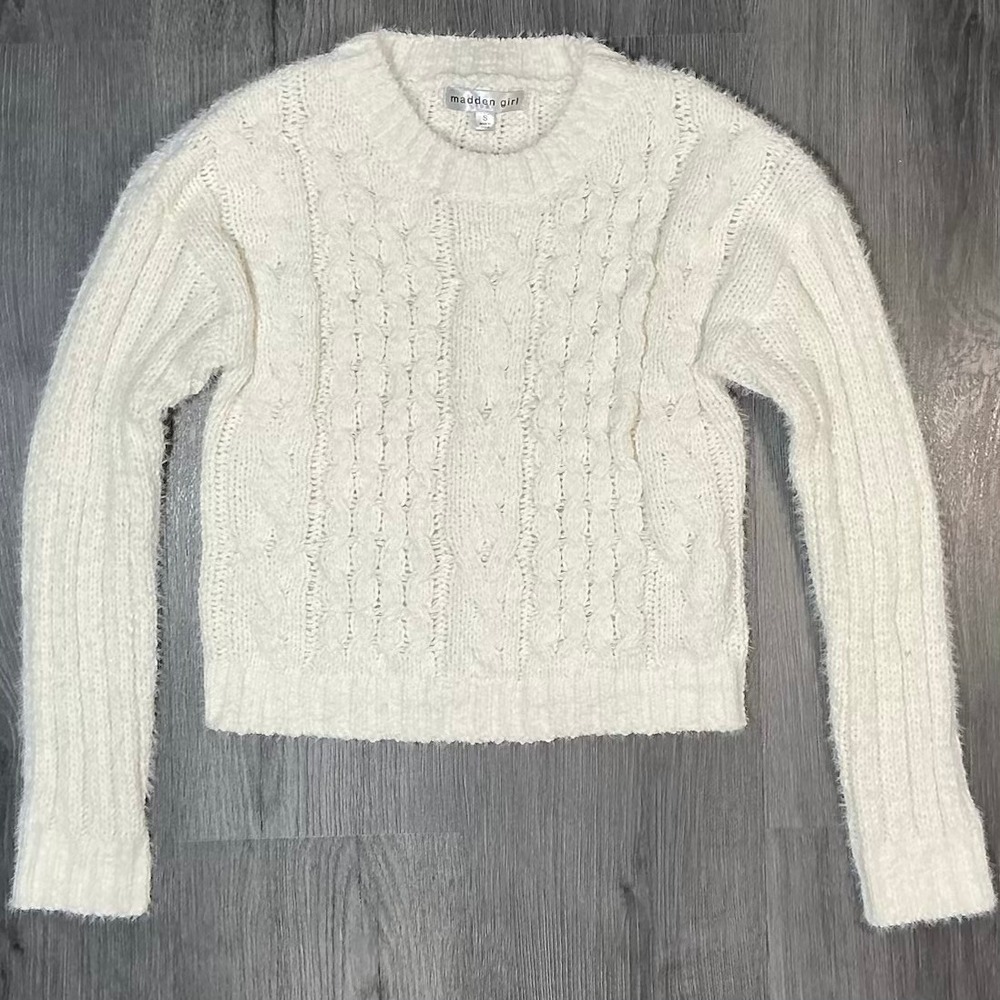 Madden Girl Womens White Fuzzy‎ Cable Knit Eyelash Crew Neck Sweater Small